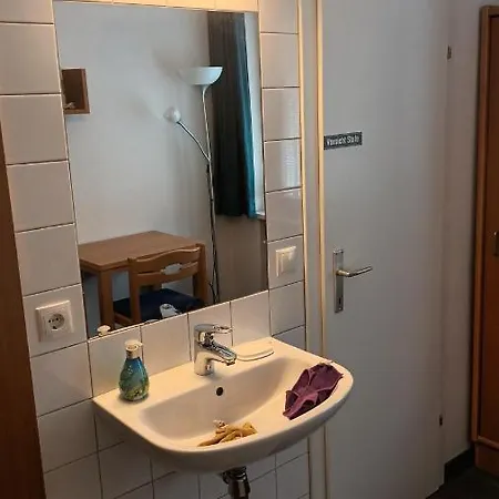 홈스테이 Haus Edith Privathaus Mit Gaestezimmern *